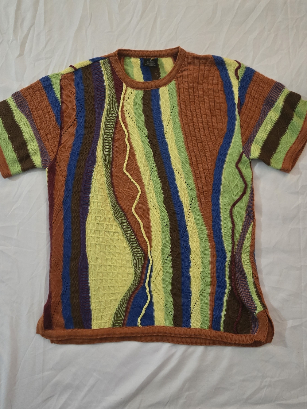 Bergati Vintage 90s 3D Textured Knit Short Sleeve Sweater / Shirt.